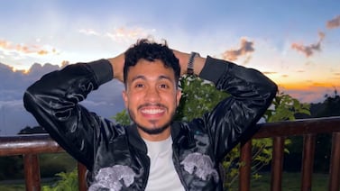 Araya Vlogs expuso a seguidor con nombre y apellido tras comentario que le molestó