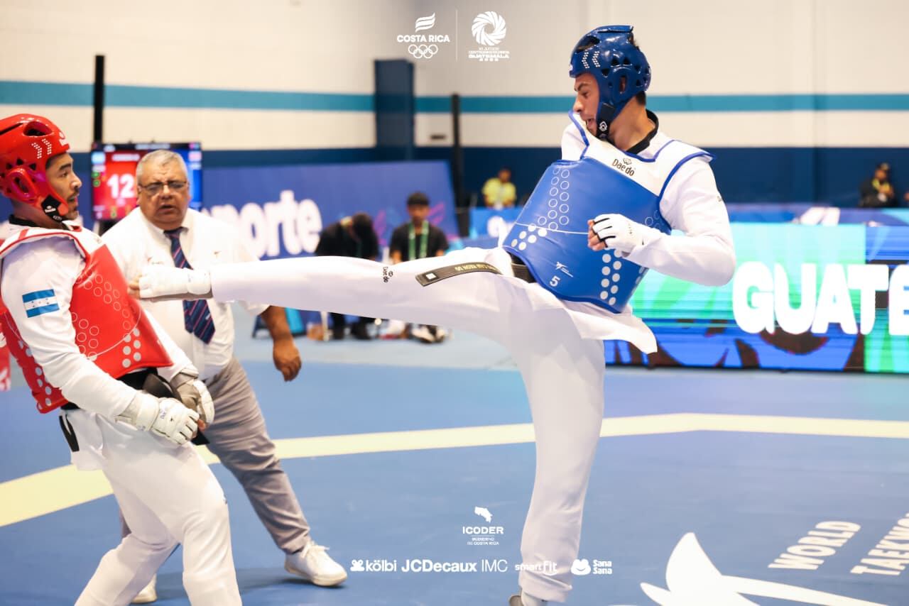 Julián Webb Corrales, taekwondista.