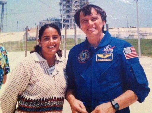 Carol Uriza fue periodista de canal 6 y 7, estuvo en programas de radio también.