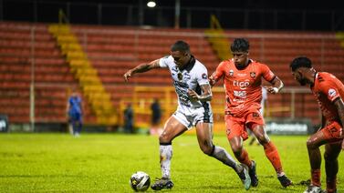 Liberia no suelta la cima y se dio un festín ante un Puntarenas FC que no carbura