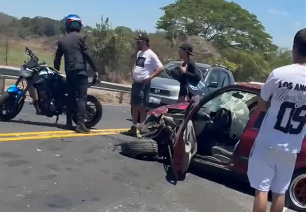 El violento accidente ocurrió en Miramar de Puntarenas.