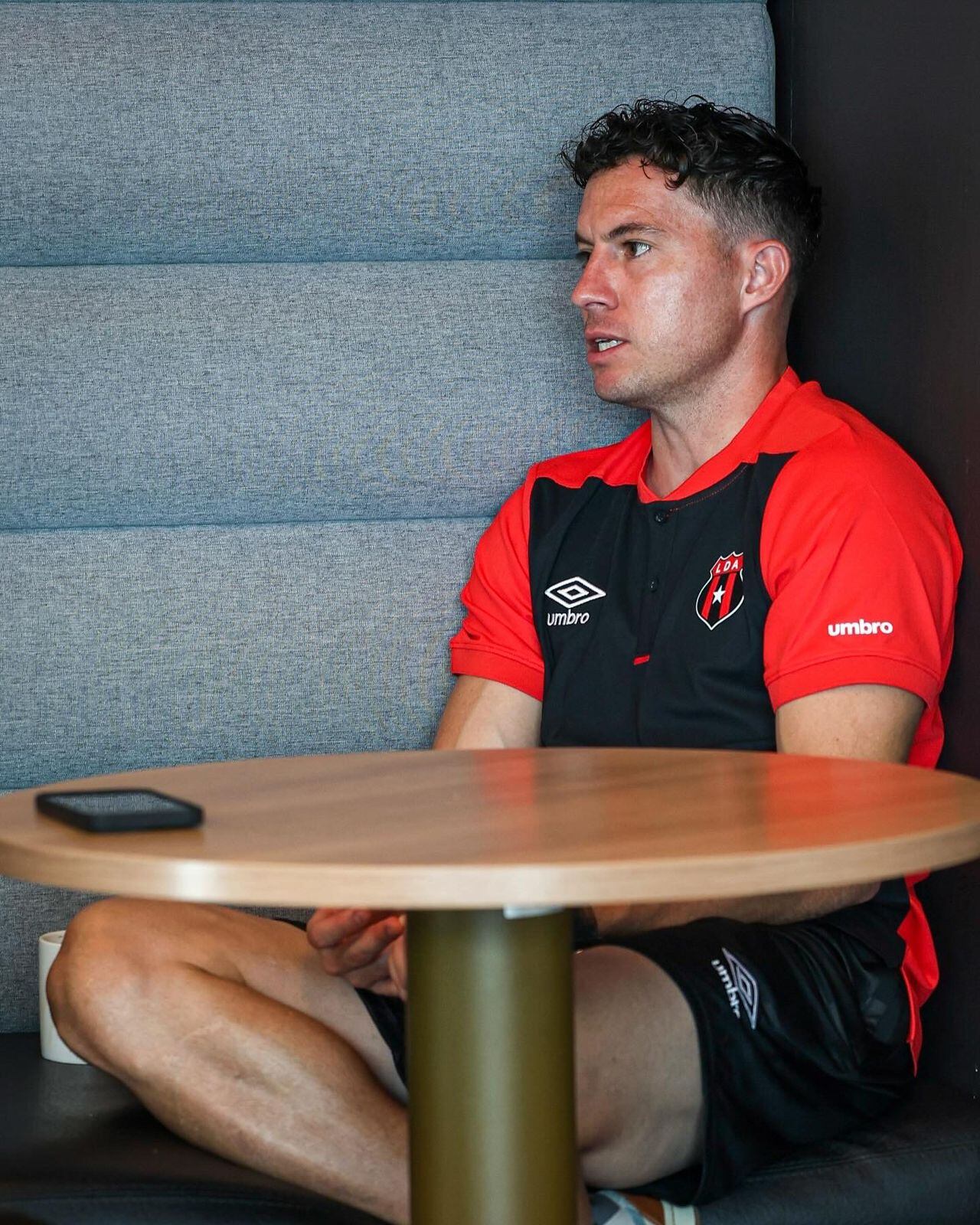 Bryan Oviedo viajó con Alajuelense para el juego ante Comunicaciones. Foto: Prensa LDA