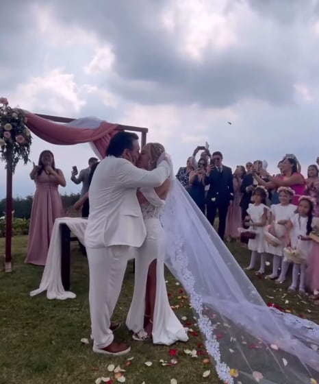 El chef Erick Zumbado se casó con la maquillista Kei López.