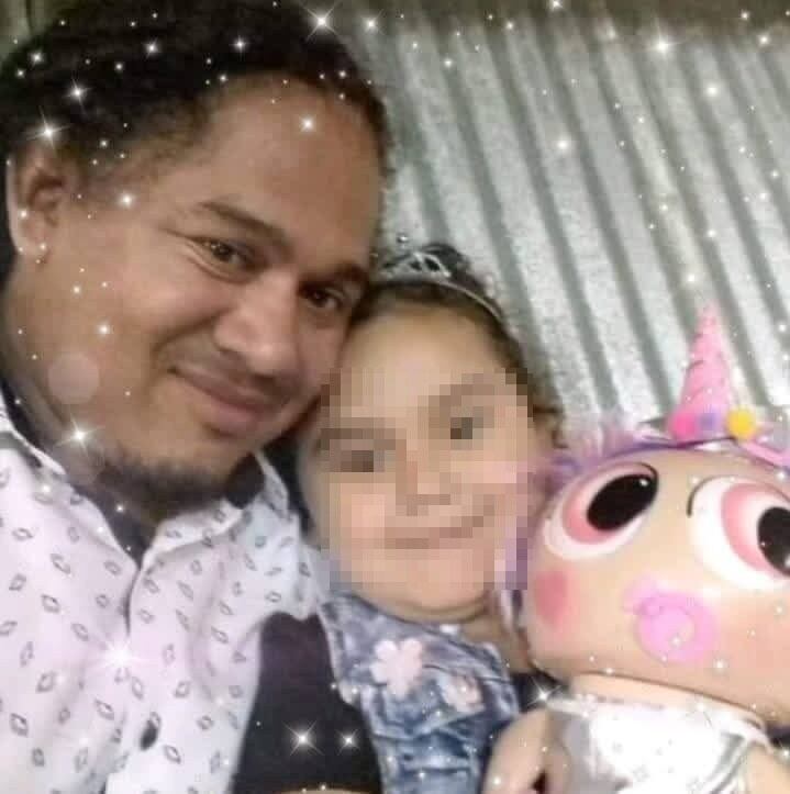 El barbero José Rodolfo González Rugama se convirtió en una víctima inocente cuando le dispararon en 31 ocasiones. Fotos: Maureen Ramírez para La Teja