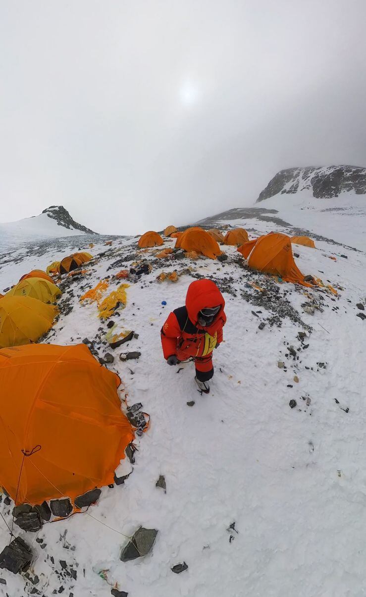 Daniel Vargas, chef y deportista costarricense, en el monte Everest 2025