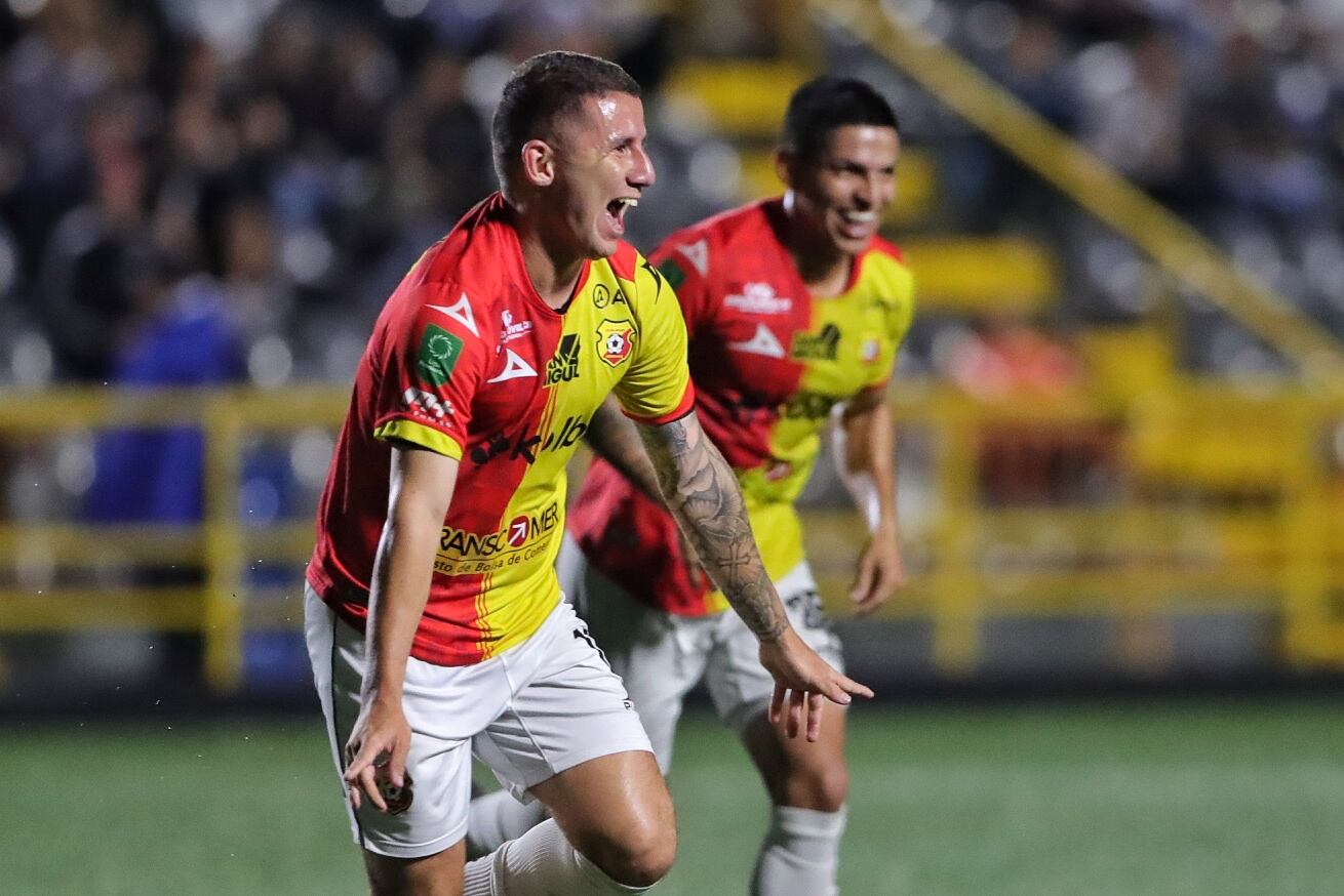 20/09/2023/ Juego entre Club Sport Herediano vs Sporting FC por la jornada 11 del torneo apertura de la Liga Promerica en el estadio Ernesto Rohrmoser / foto John Durán