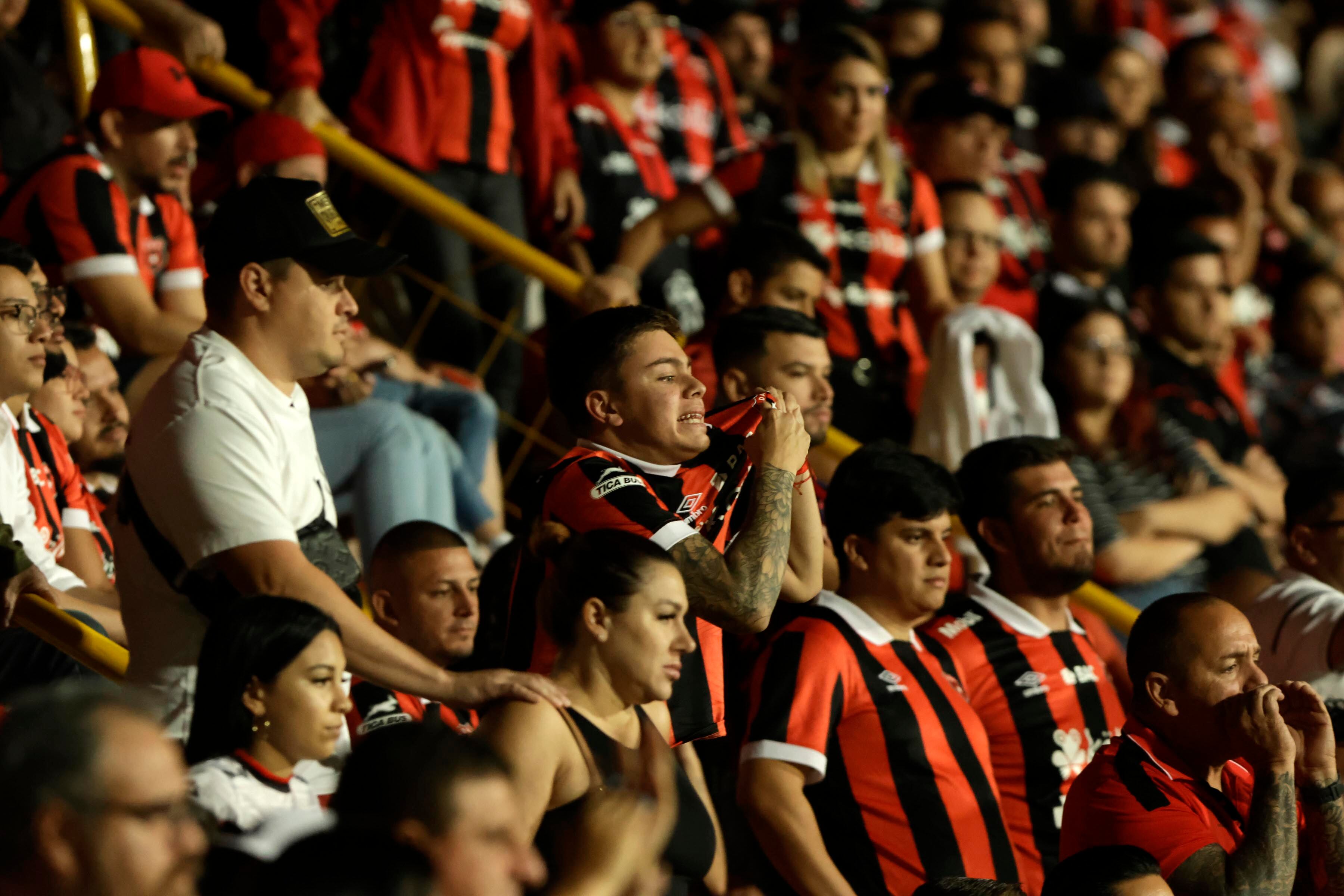 24/02/2024. Estadio Alejandro Morera Soto, Alajuela. Hora: 06:00 p.m. Partido de la Jornada 9 del Torneo de Clausura 2024 disputado entre la Liga Deportiva Alajuelense (LDA) y el Club Sport Herediano en el Estadio Alejandro Morera Soto de Alajuela.  Fotos: Mayela López