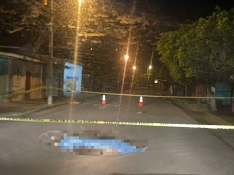 Al parecer, el ahora fallecido viajaba en una bicicleta cuando fue atacado a balazos. Foto cortesía.