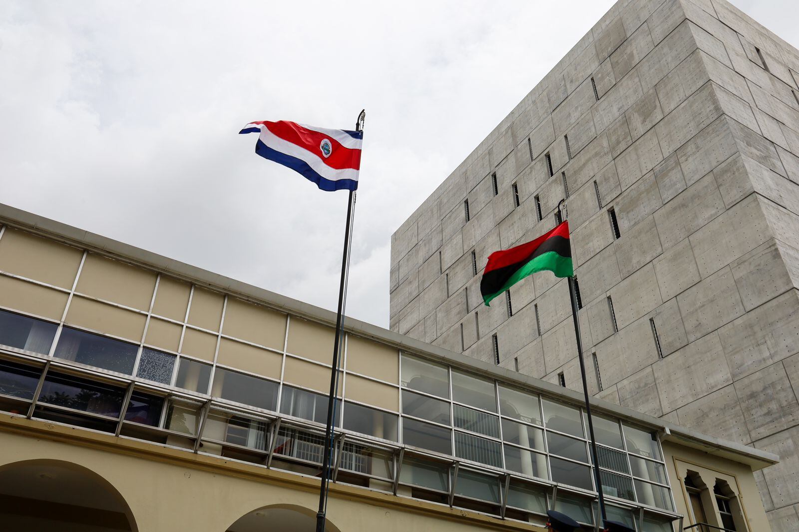 El primer poder de la República izó la bandera Panafricana en el Congreso como una acción a favor de las personas afrodescendientes. Esto se dio en el marco del Mes Histórico de la Afrodescendencia.