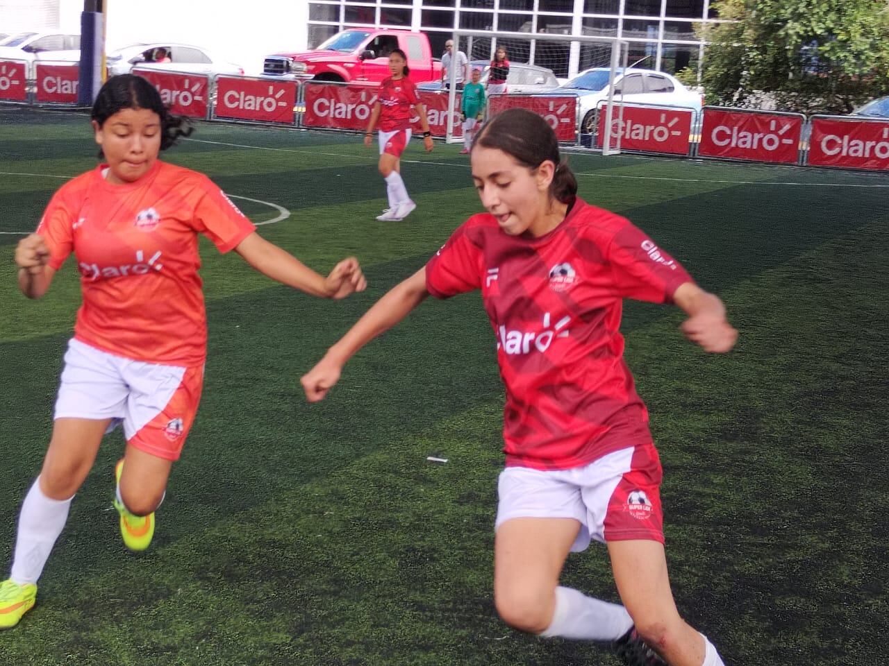 Emociones en los octavos de final de la Super Liga Claro.