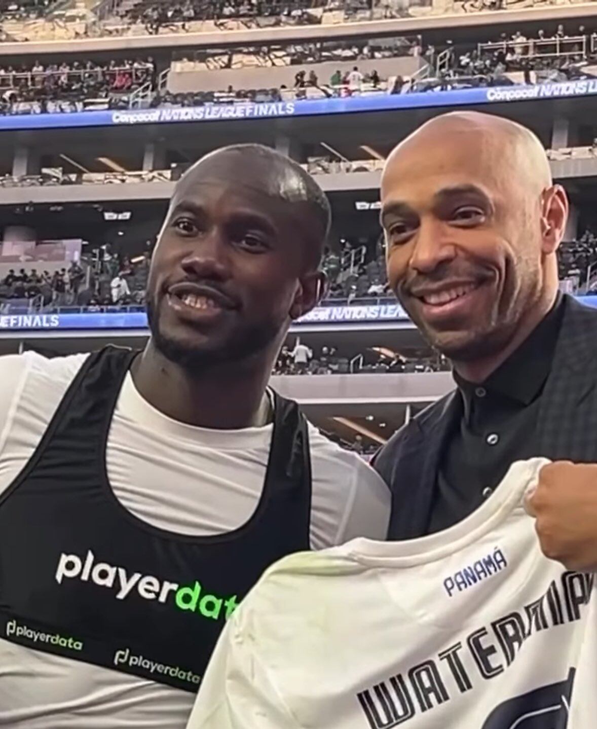 El panameño Cecilio Waterman no sólo se robó el show al anotar el gol de la victoria ante Estados Unidos, sino que protagonizó un momento épico con Thierry Henry.  Fotos de ESPN FC.