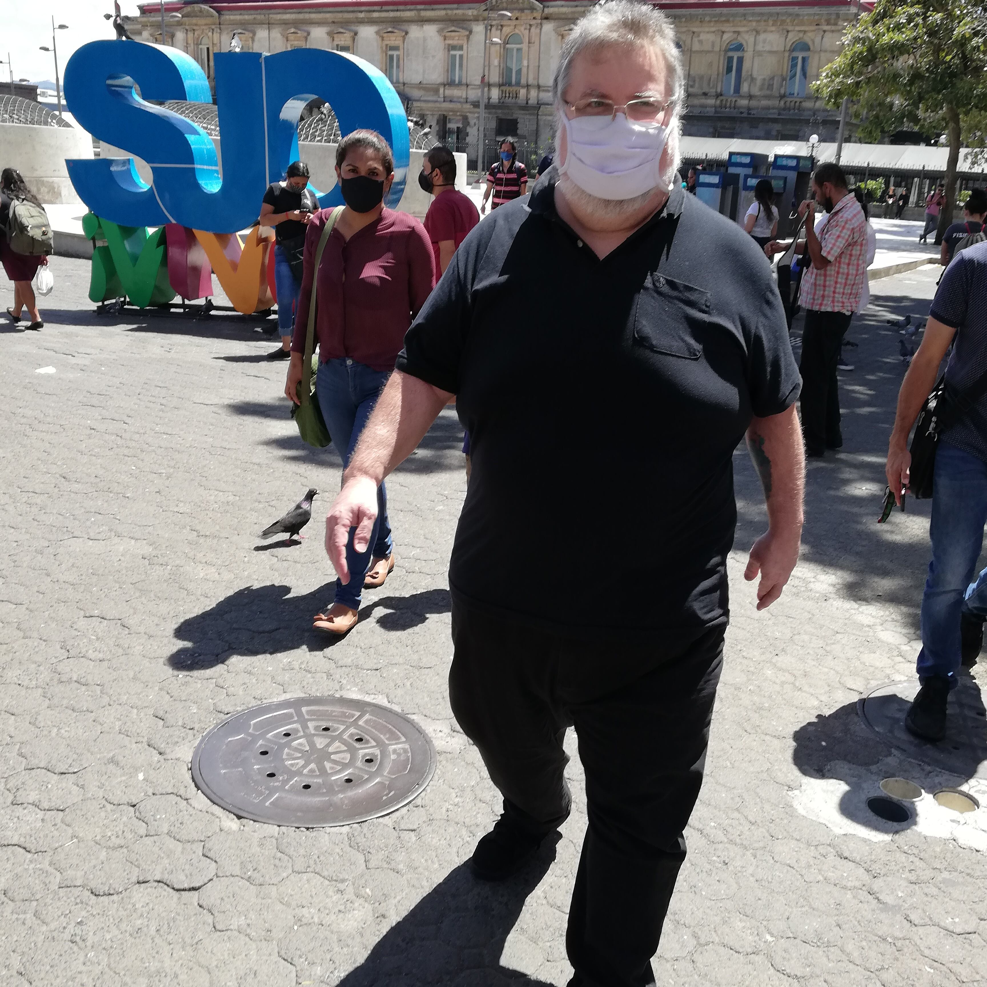 El estadounidense Chris McKinnell, el real y verdadero heredero de la mundialmente famosa muñeca maldita, Anabelle, está por primera vez en Costa Rica, llegó hace una semana y se quedará por tres meses, incluso, hasta está pensando en que nuestra Tiquicia se vuelva su hogar por varios meses al año.