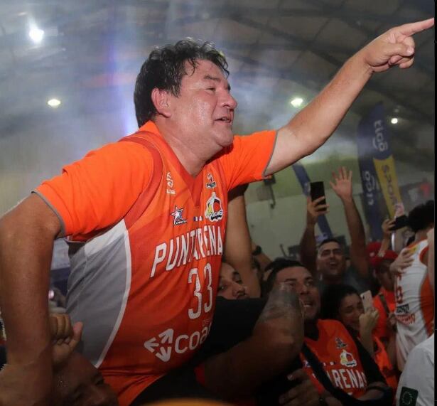 Pelícanos de Puntarenas, campeón de baloncesto