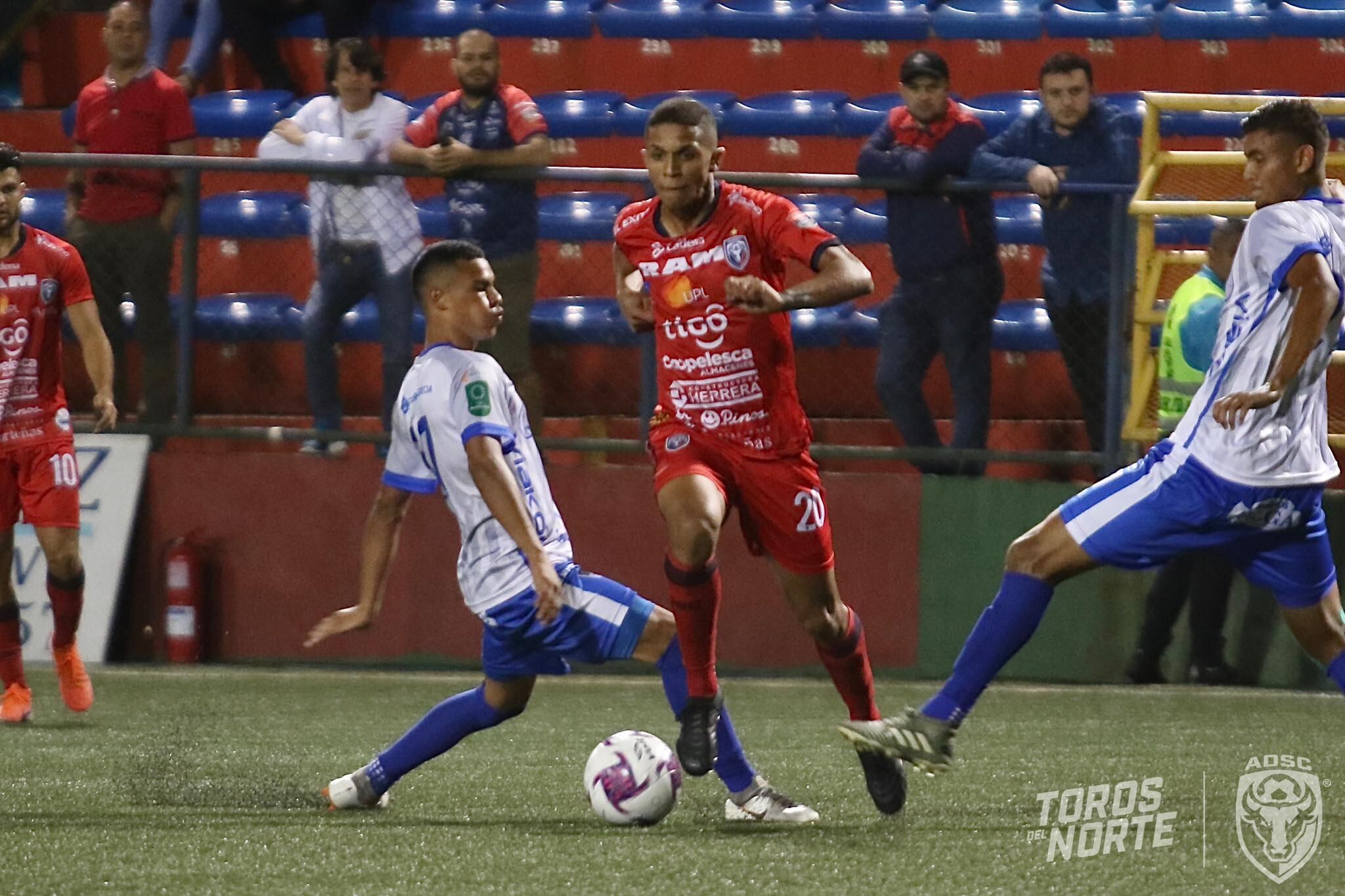 an Carlos venció a Grecia en la jornada 11