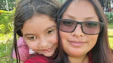 El heroico acto de amor de una mamá la dejó luchando por su vida tras incendio en Palmares