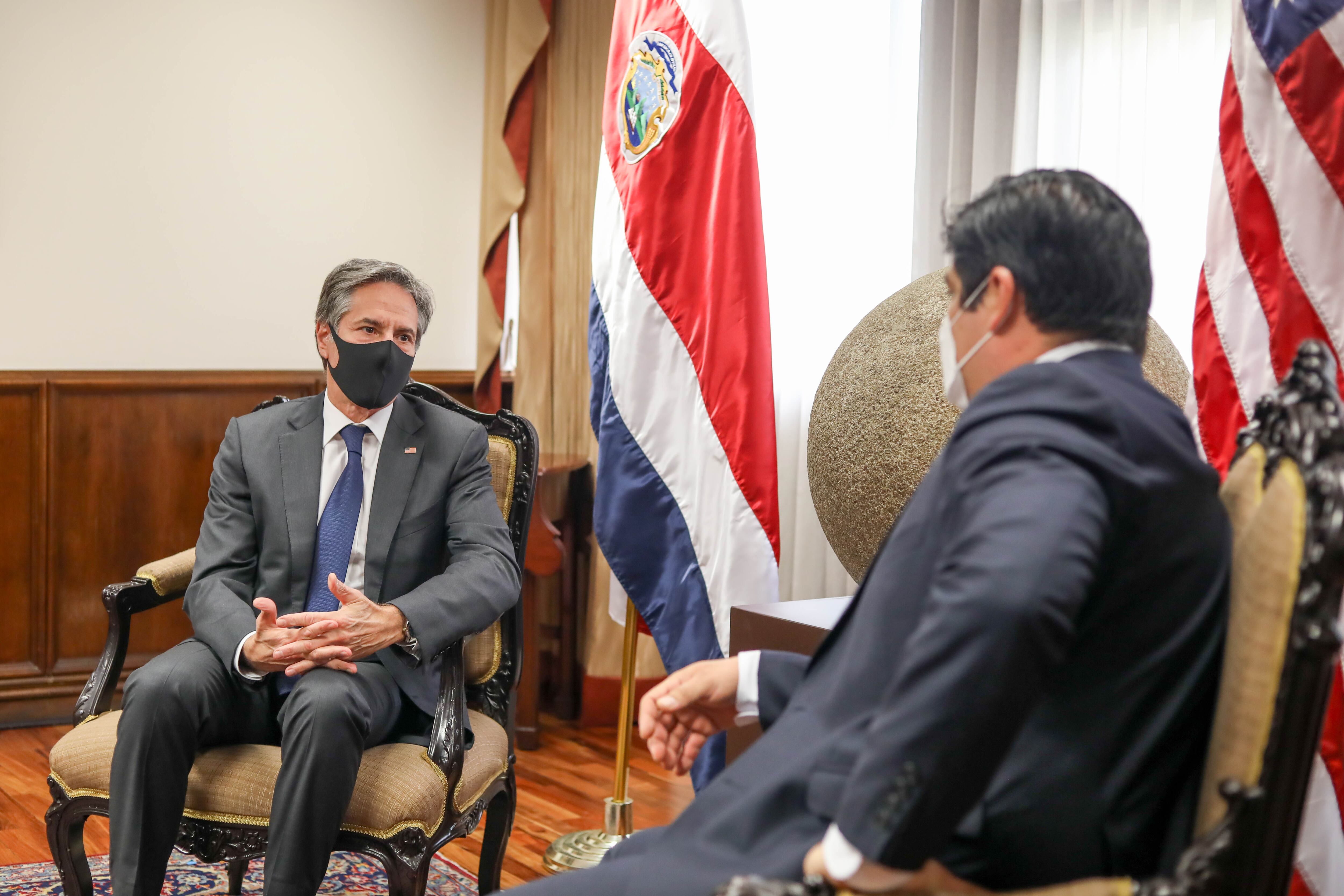 Visita, el 1 de junio del 2021, del secretario de Estado de Estados Unidos, Antony Blinken, a Casa Presidencial, Costa Rica, en donde lo recibió el presidente del país, Carlos Alvarado, además, el Canciller, Rodolfo Solano, y los ministros de Seguridad, Michael Soto, de Ambiente, Andrea Meza, de Salud, Daniel Salas, y de Comercio Exterior, Andrés Valenciano.