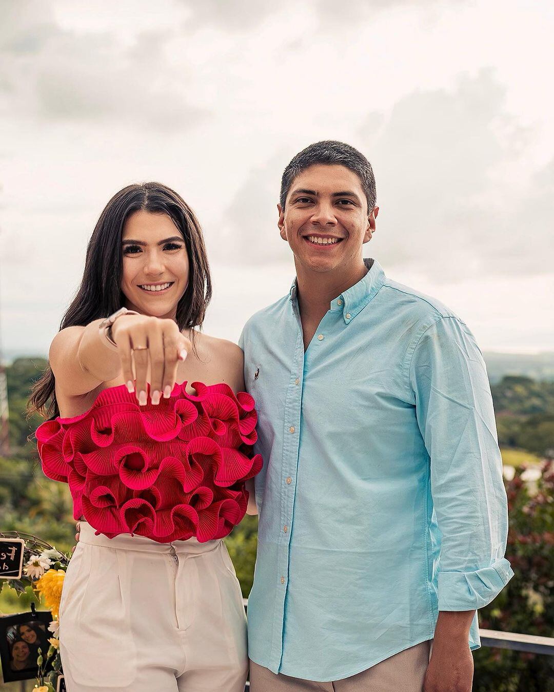 Viviana Echandi y su hijja Bárbara Echandi que se comprometió con Fernando Rodas.