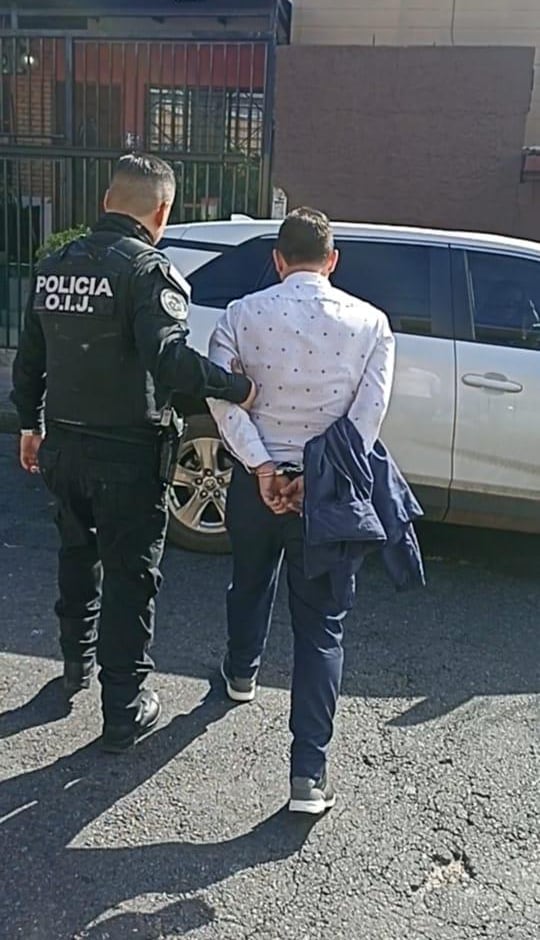 Un tipo de apellido Murillo, de 31 años, es sospechoso de pornografía infantil, Tibás. Foto: OIJ