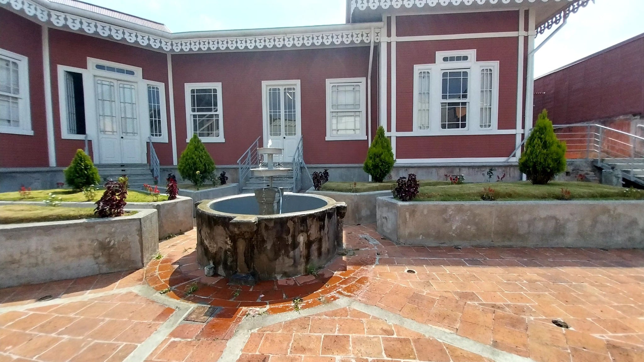 Esta vivienda es propiedad de la Uned. Facebook Amantes de Casas Antiguas.