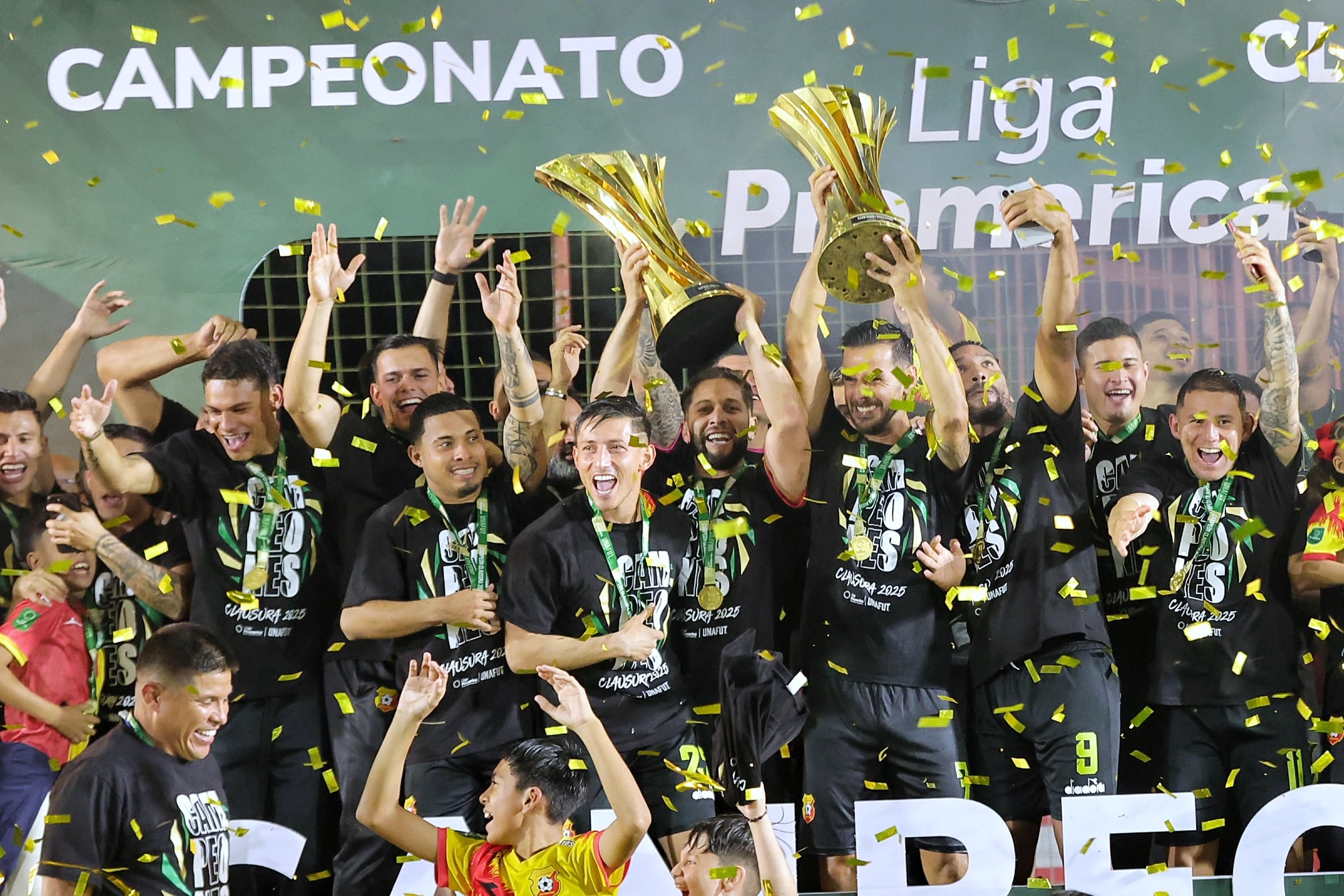28/05/2025/ Juego entre Club Sport Herediano vs Liga Deportiva Alajuelense por  el partido de vuelta de la gran final el torneo Clausura de la Liga Promerica en el estadio Carlos Alvarado / foto John Durán