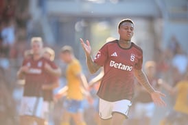 Josimar Alcócer vuelve a ser noticia en su club en Europa