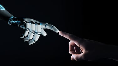 Robots desfilaron junto a modelos en una sorprendente pasarela en Seúl