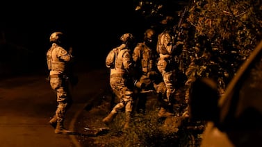 Agentes del SERT enfrentan lluvia de balas al ingresar a vivienda donde detuvieron a ocho personas