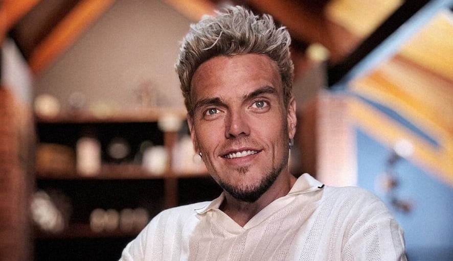 Eloy Mora derrocha amor por su novia Sara Vega.