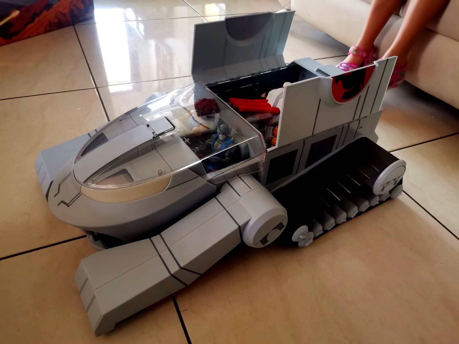 Jhonny Bustamante Quesada tiene una colección que supera las mil figuras de las caricaturas más populares de las décadas de los ochentas y los noventas.