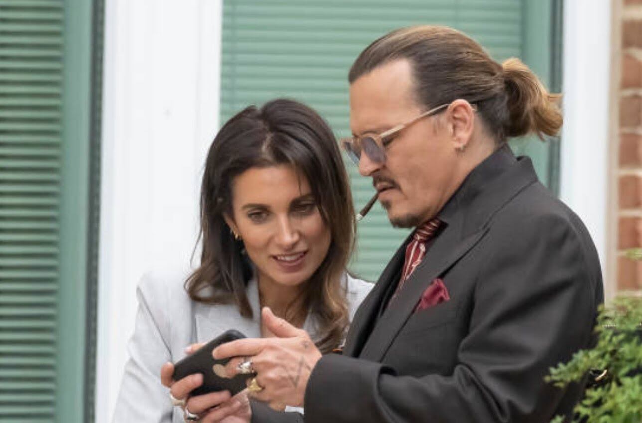 Auque Rich, no estaba en el equipo del juicio legal más reciente de Depp, ella mostró su apoyo al actor (Foto de Facebook)