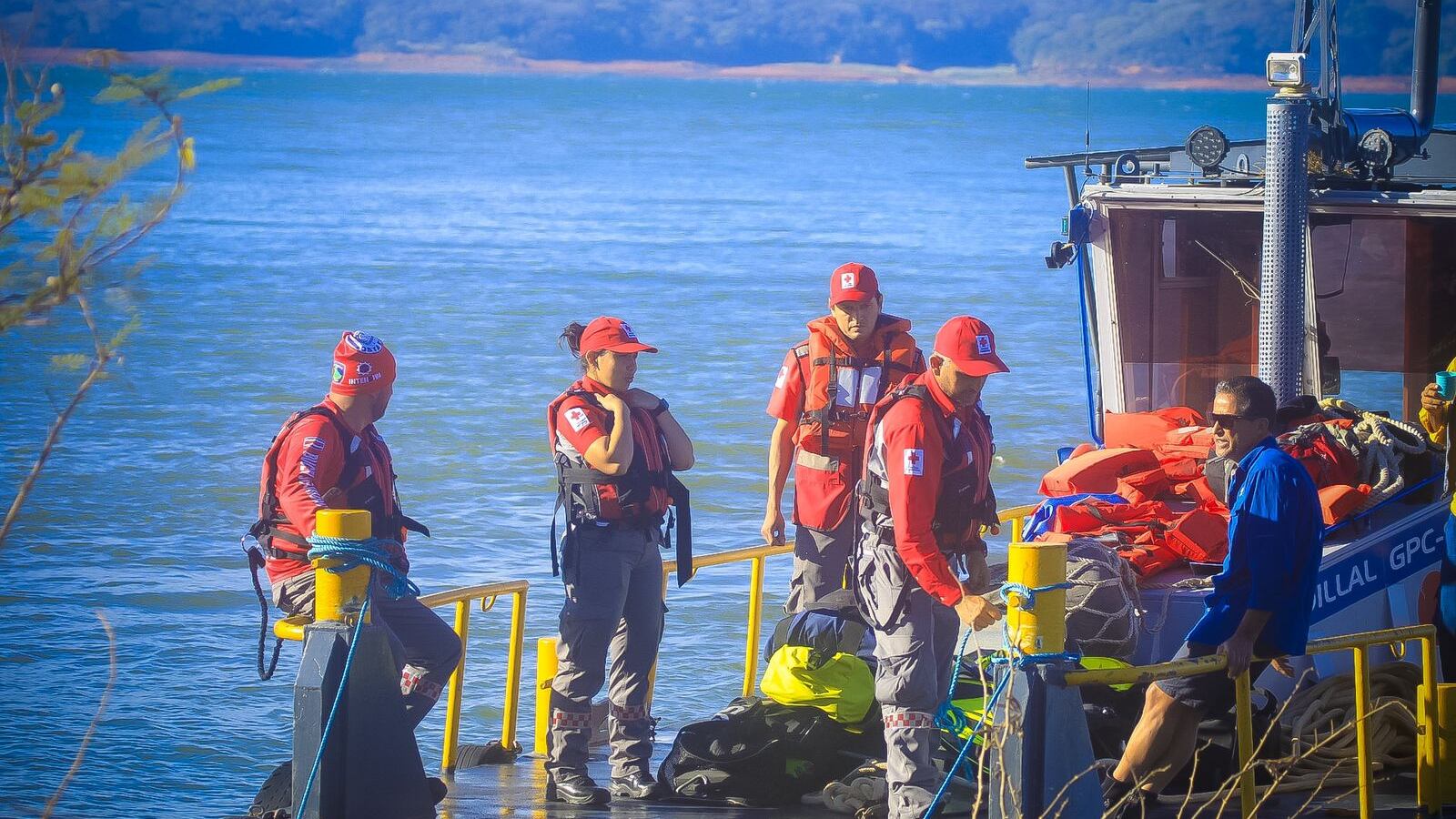 Dos hombres se ahogan en el Lago Arenal, Tilarán, la tragedia ocurrió este viernes Santo 29 de marzo del 2024. Foto: Cruz Roja