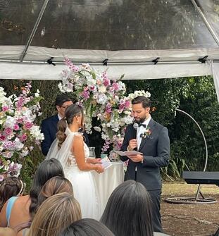 El periodista Jorge Vindas se casó con Fiorella Mora este domingo 21 de abril de 2024.