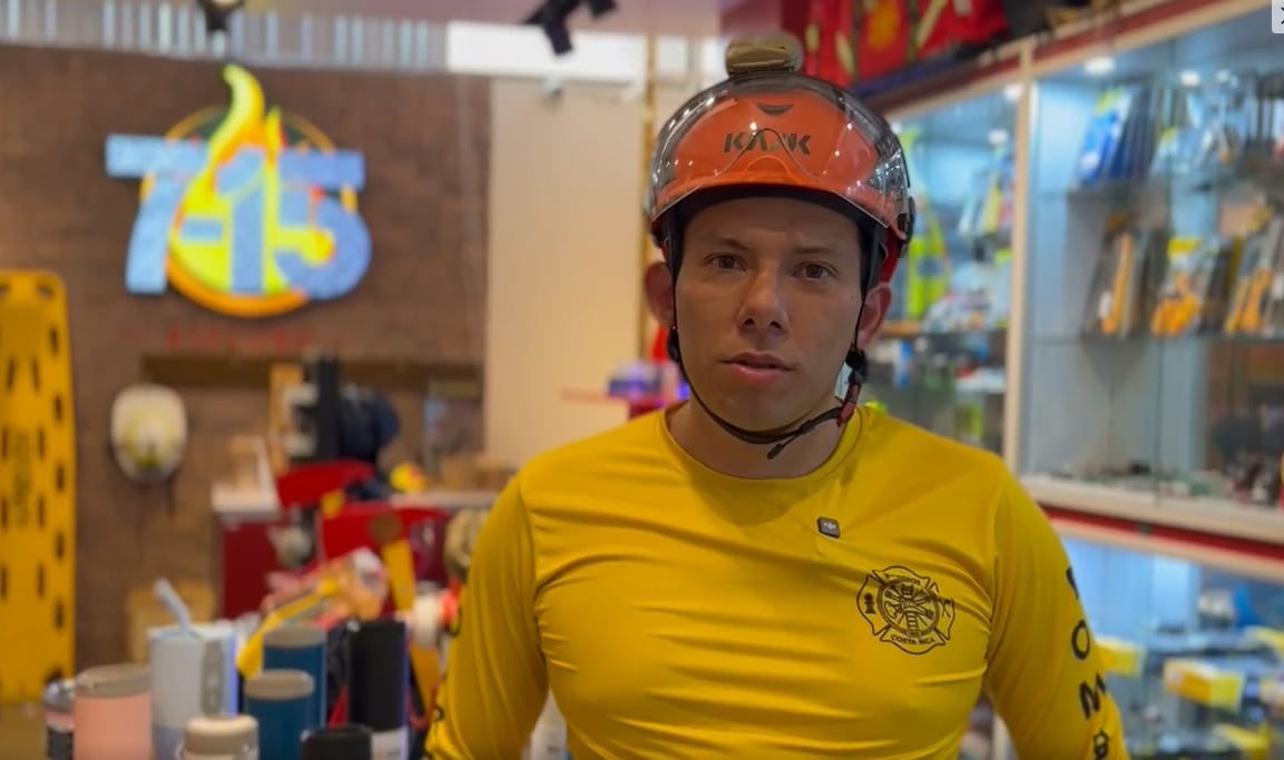 Hacer senderismo o aventurarse en una caminata en la montaña, un bosque o un parque nacional es una experiencia que cada día gusta más, pero también puede tener riesgos como el perderse, según confirma José Pablo Almanza Meneses, bombero con 11 años de experiencia y miembro de la unidad operativa de cavernas y montañas del Cuerpo de Bomberos de Costa Rica.