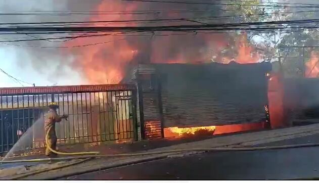 incendio en Curridabat