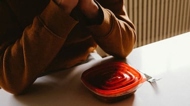 Si usted calienta su comida en un recipiente de plástico... ¡deténgase!