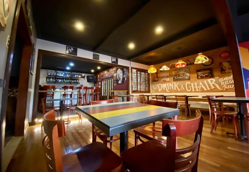 Don Carlos Felipe Huezo confirma que su restaurante Friday's está en venta