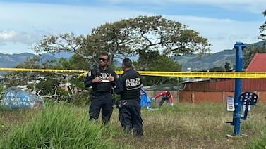 Así fue como pequeños hijos de joven mamá asesinada en parque infantil se enteraron de su muerte