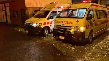 Carro se estrelló contra una alcantarilla y el resultado fue fatal