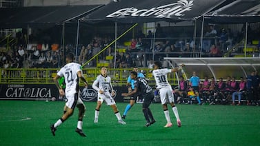 Comité de Licencias responde si trata diferente a equipo del presidente de la Fedefútbol