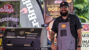 Ingeniero en sistemas es el campeón de nuestro reality show Guerra de Hamburguesas