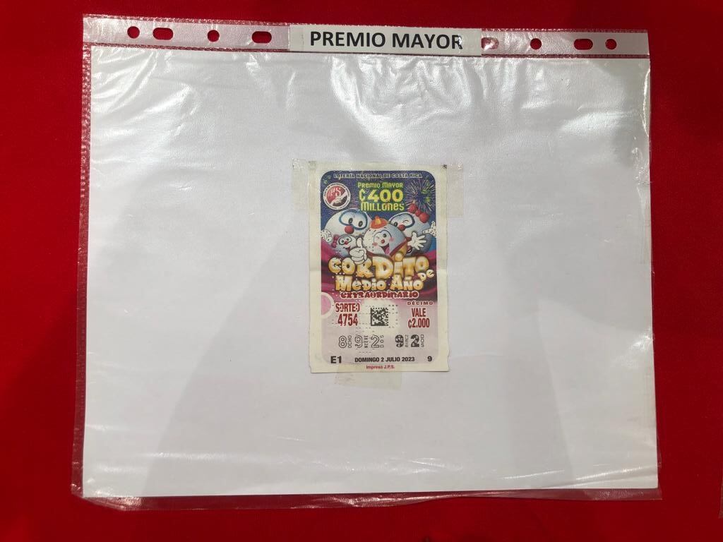 El Gordito de Medio Año repartió millones a cuarentones guanacastecos. Un pedacito del premio mayor se cambió en la JPS el 3 de julio.