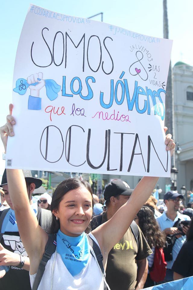 Marcha "A la vida digo sí" organizada por Frente Nacional por la Vida, el grupo Despierta Costa Rica, la iglesia católica y un grupo de iglesias evangélicas del país
