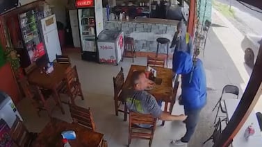 Así fue como dos encapuchados robaron un pick up de Recope