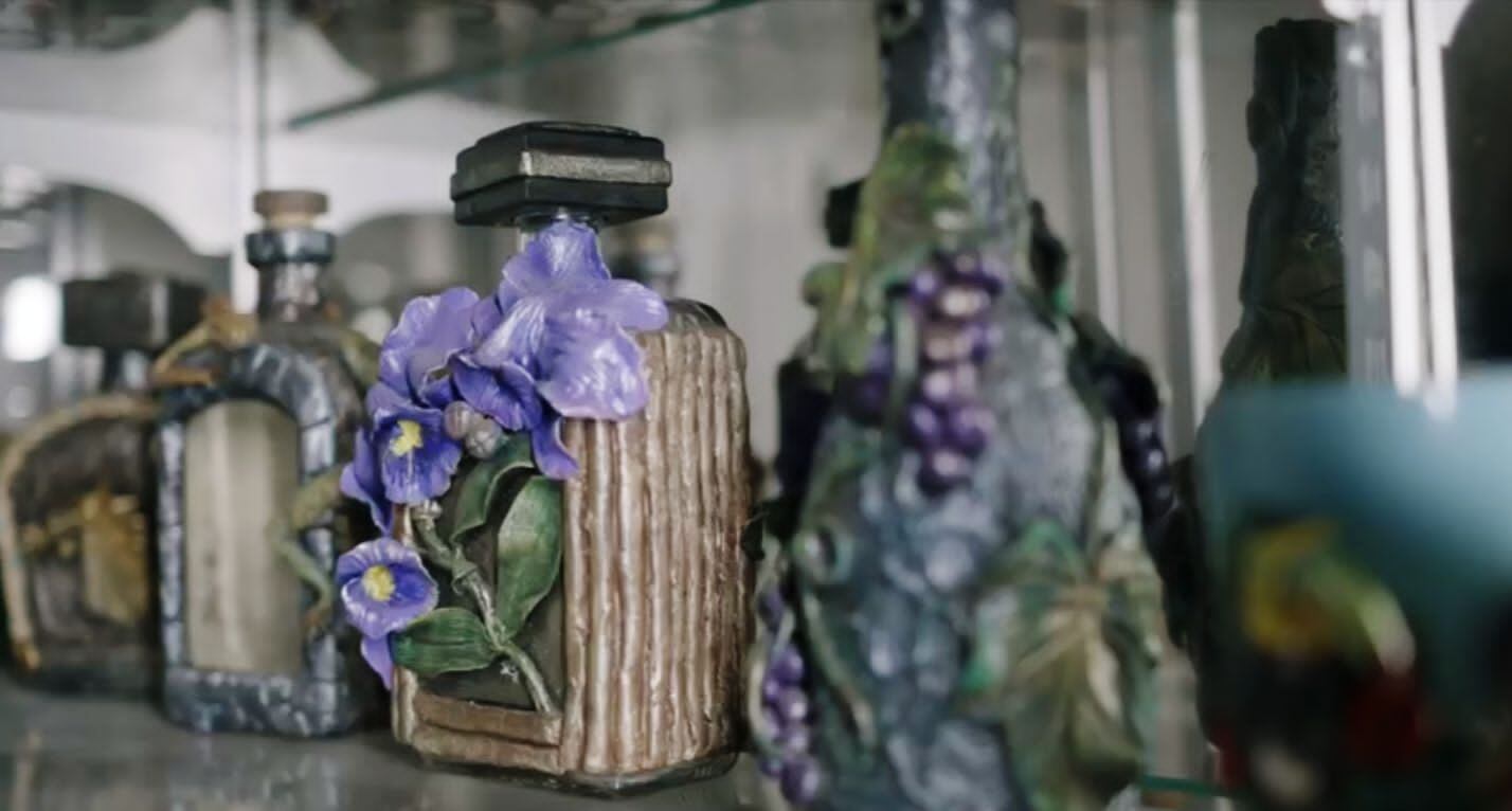 Ruth Guevara es una artesana nicoyana que hace artesanías que se venden en Japón, España, Estados Unidos, Suiza, entre otras naciones. Con negocito, Creaciones Imperio Colonial, fue seleccionada por la serie Rostros del Turismo del ICT.