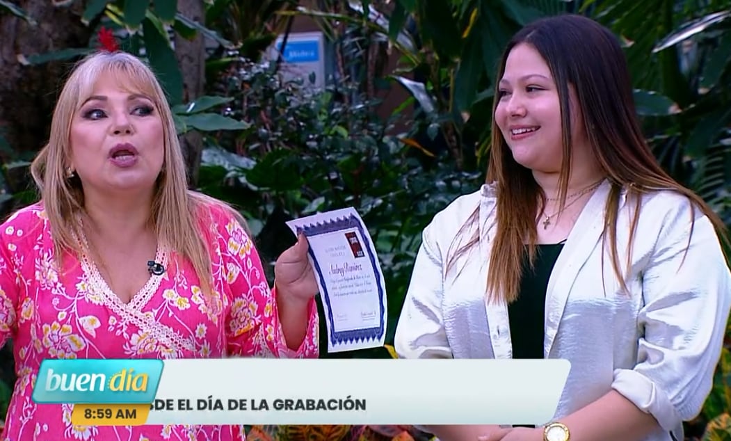 Niña del anuncio de Teletica, Audrey Ramírez y la actriz Rosibel Carvajal, se reencontraron casi 20 años después en Buen día.