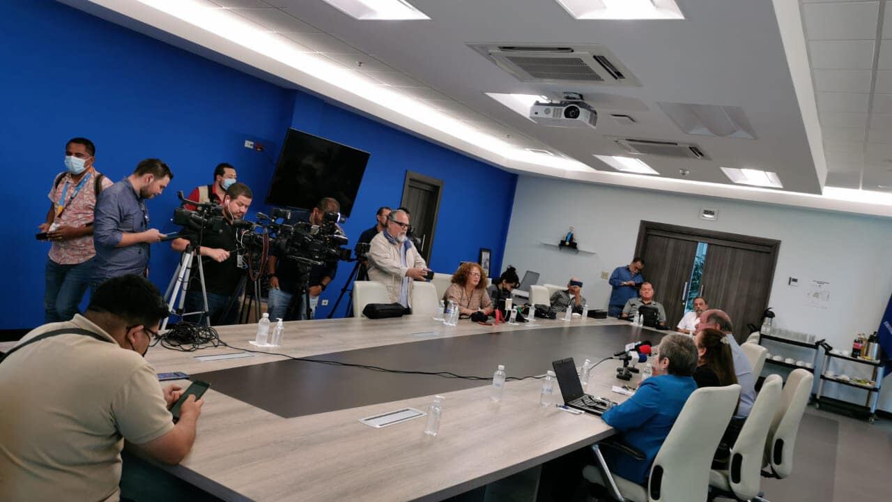 El bloque sindical del sector salud: UNDECA, UMN, SIPROCIMECA, ANPE, SINASSASS Y SINAME, realizaron este martes 20 de setiembre una conferencia de prensa para confirmarle al país que la Caja Costarricense de Seguro Social (Caja), no está quebrada