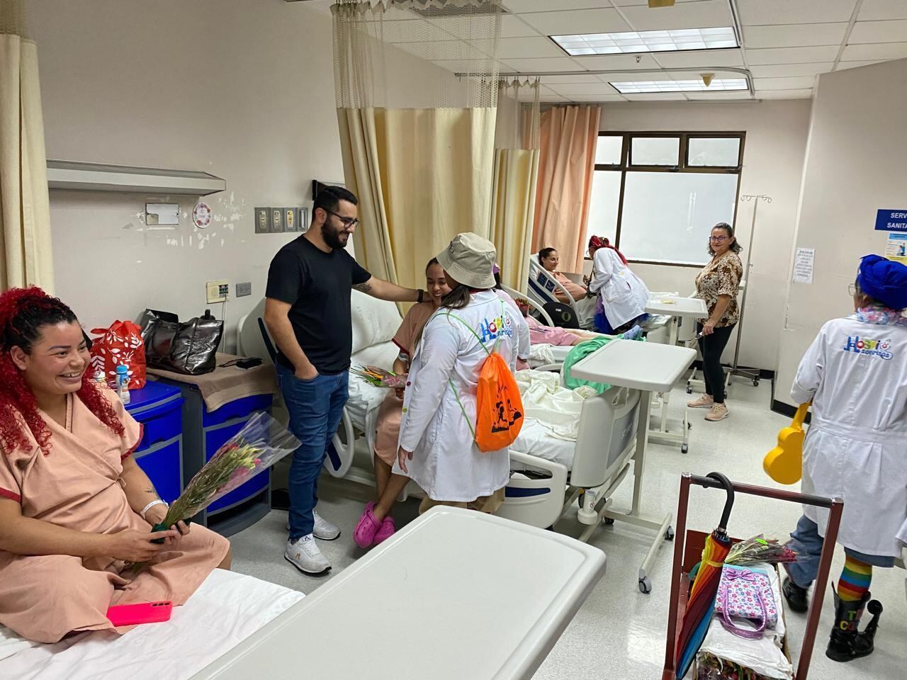 El hospital de las Mujeres celebró el Día de la Madre con la llegada de cuatro bebés durante las primeras horas de este 15 de agosto, así lo confirmó la doctora Ileana Azofeifa Hernández, directora a.i de este establecimiento de salud de la Caja Costarricense de Seguro Social