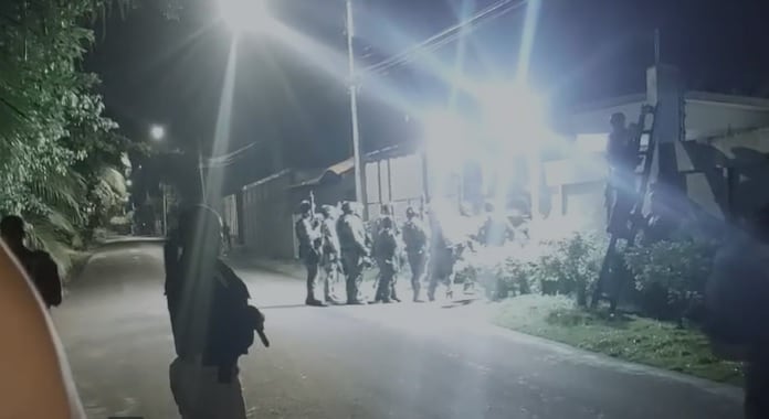 Según las autoridades, al parecer la banda estaba haciendo acopio de armas de grueso calibre. Foto OIJ.