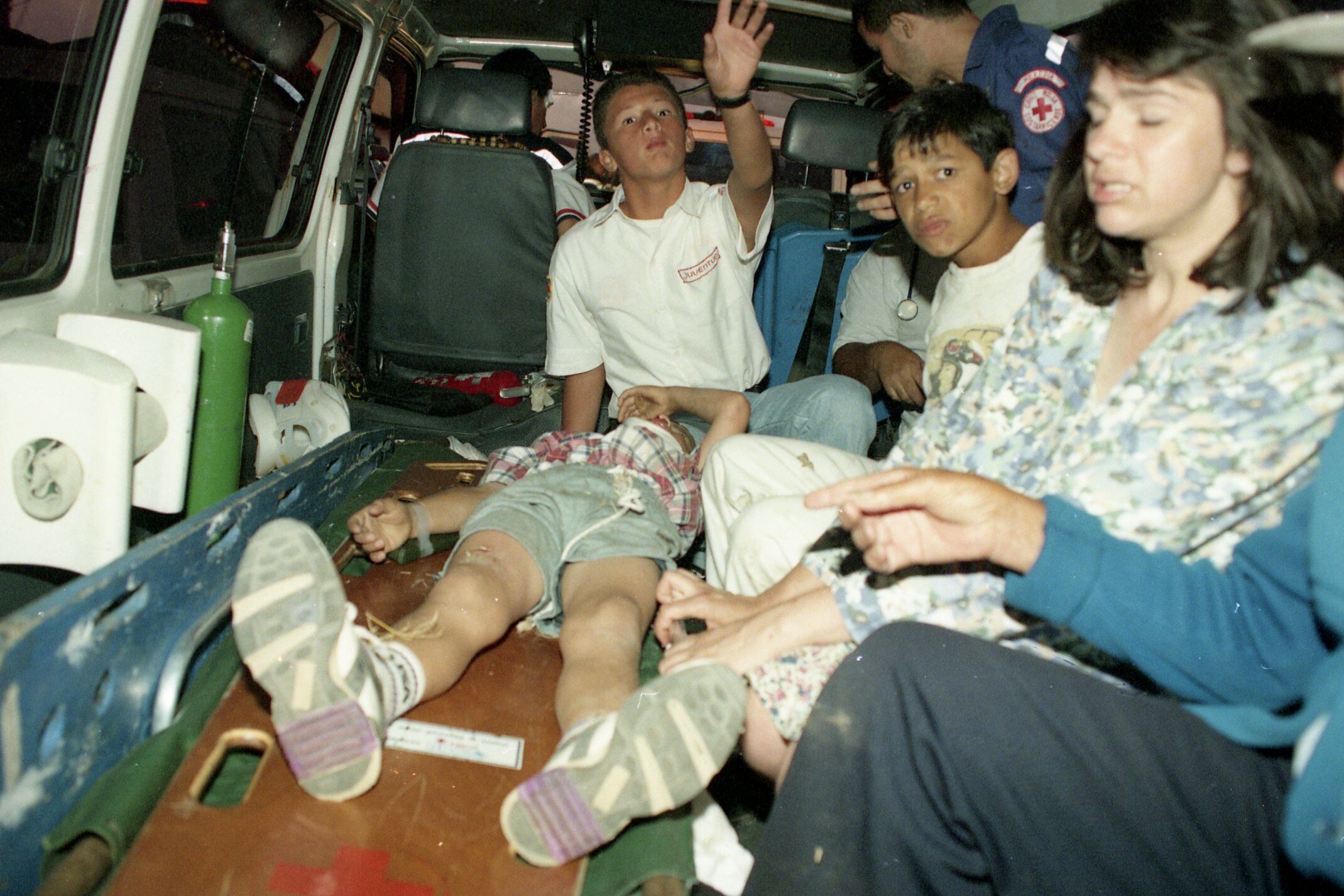 En abril de 1997 once menores de edad resultaron heridos por una falle en el juego mecánico de las sillas voladoras, esto durante un turno en San Miguel de Santo Domingo de Heredia. Foto Archivo.