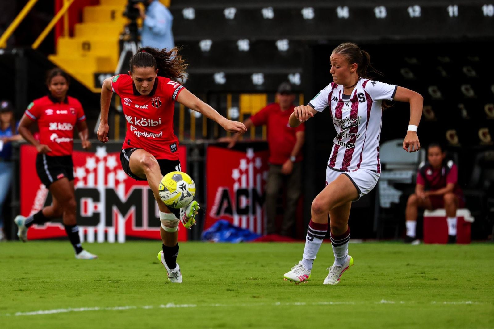 Alajuelense vs Saprissa, estadio Alejandro Morera